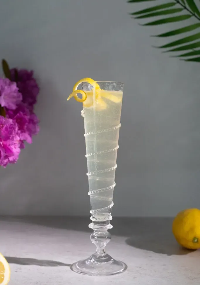 클래식 프렌치 75(진과 샴페인 칵테일)