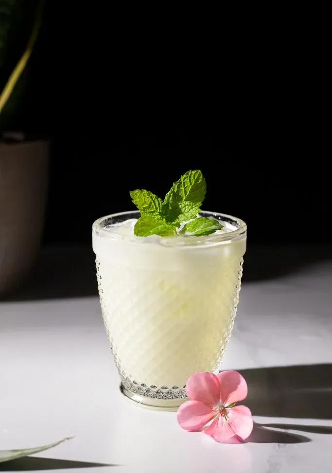 Piña Verde (tropikalny zielony koktajl Chartreuse)