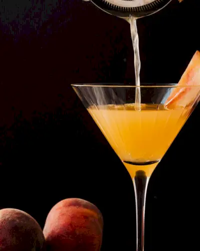 Coquetel de martini de pêssego