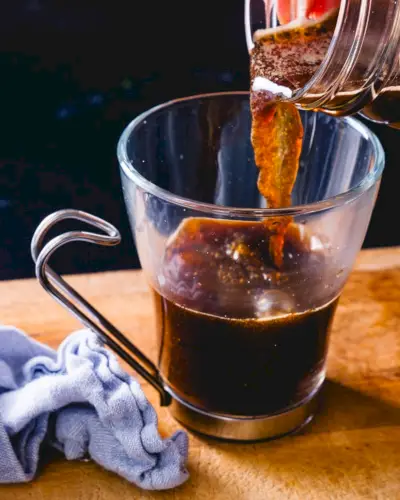 Wie man Kaffee ohne Kaffeemaschine zubereitet