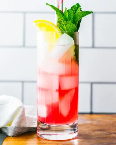 O que torna a limonada rosa rosa