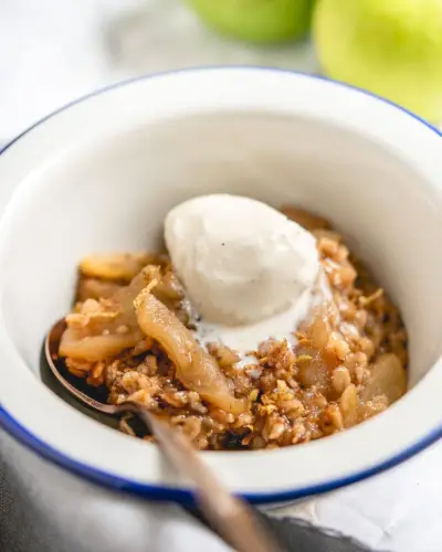 Instant Pot jablkové chrumkavé s granolou