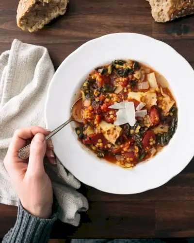 Sopa italiana de lentilha