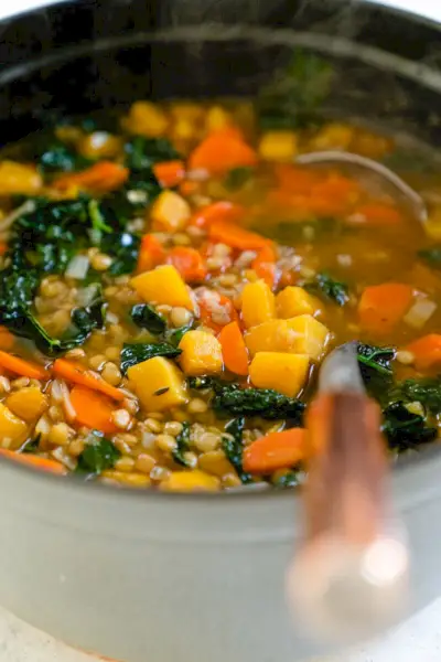 Butternusskürbis-Linsensuppe