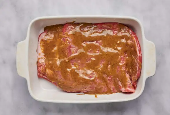 Przepis na stek z grillowanej flanki z balsamico i czosnkiem
