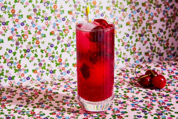 5 cocktails simples aux canneberges à préparer pendant cette période des fêtes et au-delà
