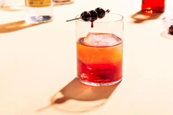 13 sladkých vermútových koktailov pre fanúšikov Negroni