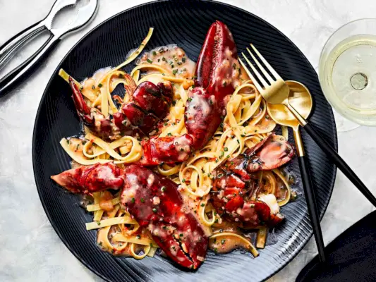 Aragosta in padella con erba cipollina Beurre Blanc