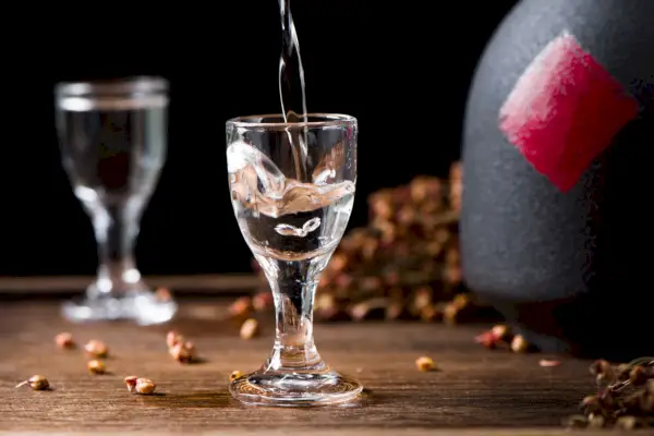 Incontra lo spirito cinese del sorgo Baijiu