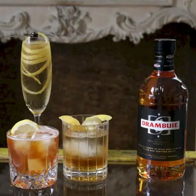 3 coquetéis simples para conhecer o sabor do Drambuie