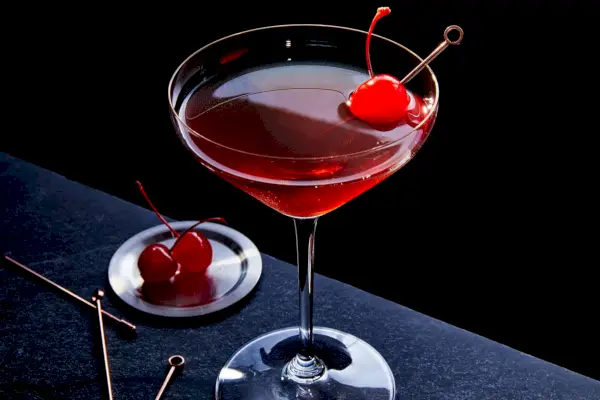 Quer fazer uma Manhattan melhor? Comece com esses uísques