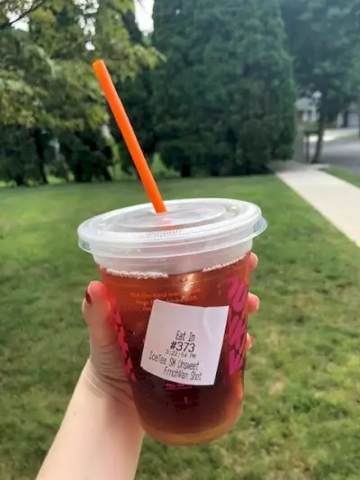 Probieren Sie Dunkin' Flavour Shots & Swirls in Eistee