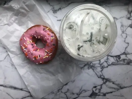 Bevande SEGRETE Dunkin' Matcha (più recensione di toast con avocado)