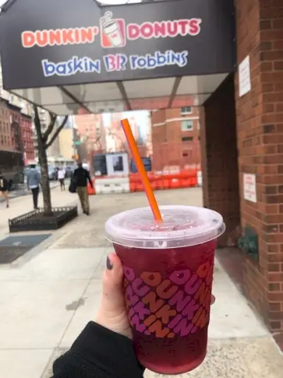 REZENSION: Dunkin' Blueberry Pomegranate Refresher und Coconut Refreshers