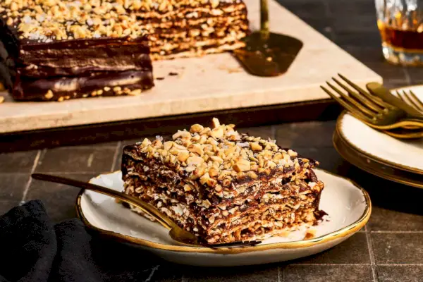 Gâteau matzoh au chocolat et aux noisettes