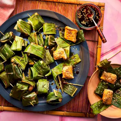 Kai Hor Bai Tong (poulet dans des feuilles de bananier)