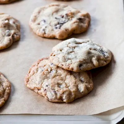 Biscuits aux pépites de chocolat et aux noix