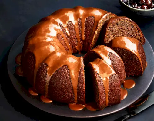 Coca Cola Bundt dort s třešněmi Amarena