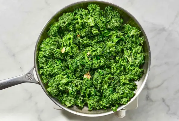 Recept na dušenou kapustu s česnekem a olivovým olejem