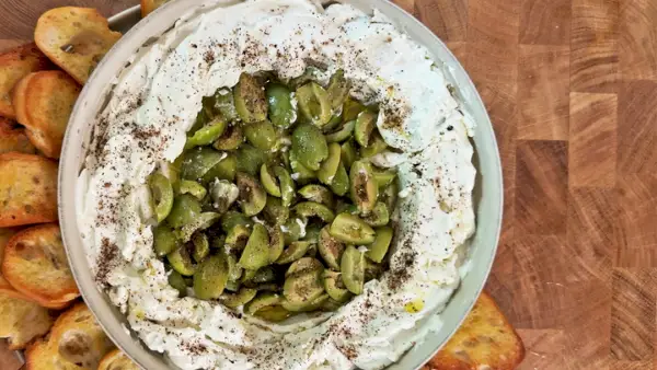 Ihre nächste Party braucht einen schmutzigen Martini-Dip