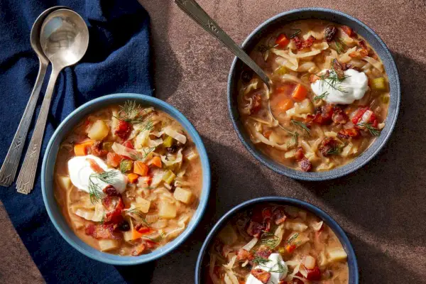 Süß-saure Kohlsuppe