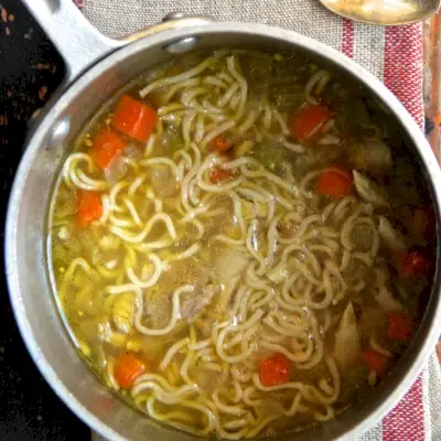 Snadná kuřecí polévka Ramen