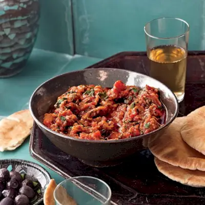 Berinjela Assada com Tomate e Cominho