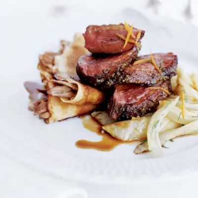 Canard à deux façons avec crêpes de pois chiches et compote de fenouil