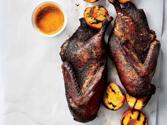 Canard fumé jerk avec sauce barbecue aux pêches