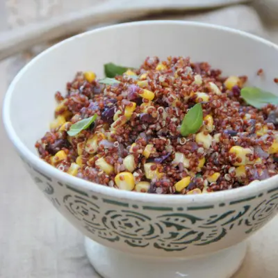 Ensalada de maíz, albahaca y quinua