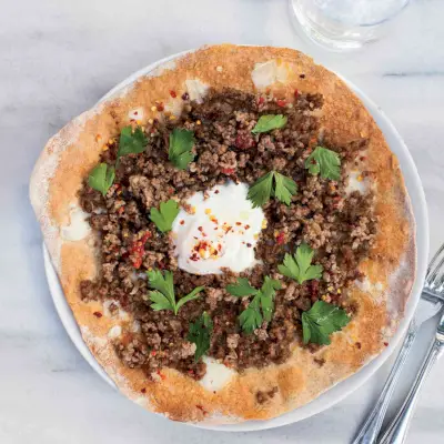 Türkische Lammhackpizzas