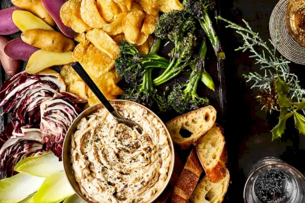 Karamellisierter Fünf-Zwiebel-Dip