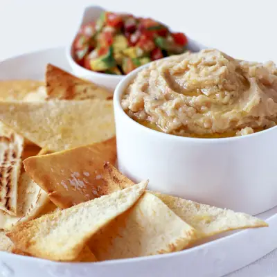 Weißer Bohnendip mit Kräutern