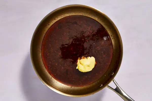 Steak au Poivre mit Rotwein-Pfannensauce