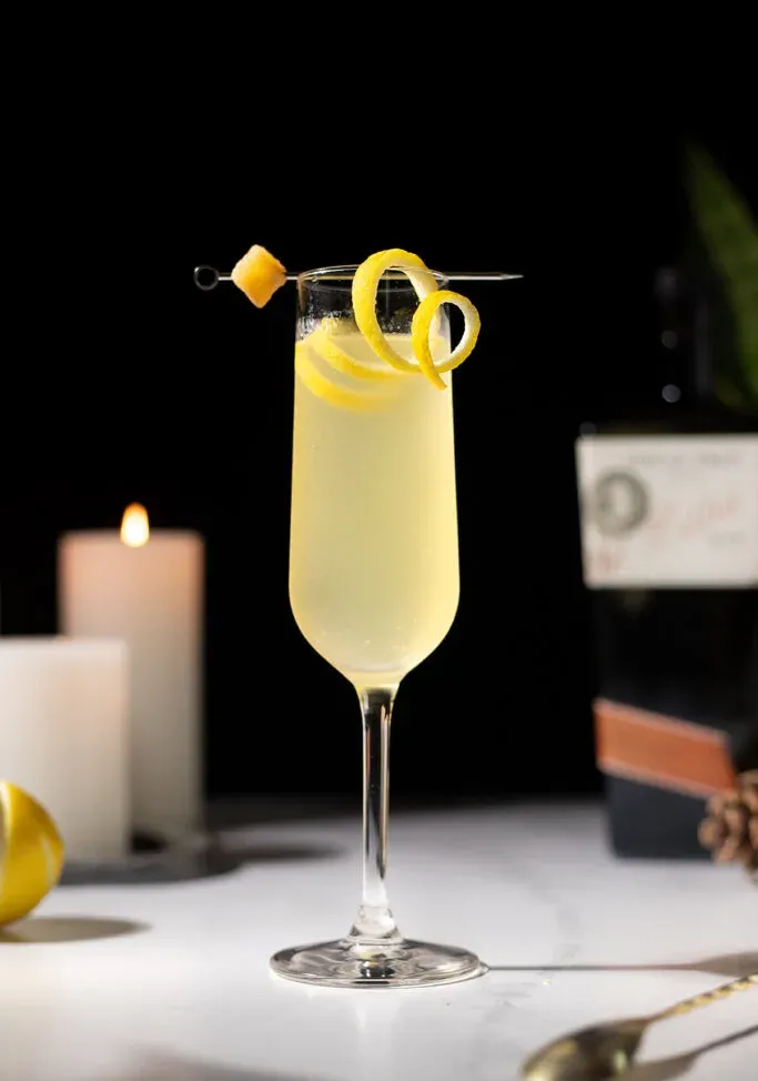 Honey Ginger French 75 (Gin-Champagner-Cocktail)