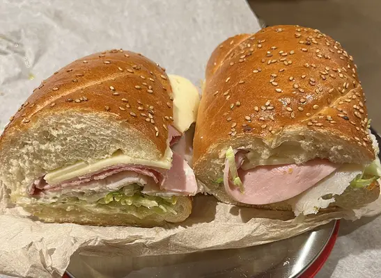 J'ai essayé 5 épiceries épineuses -sandwichs à Wegmans