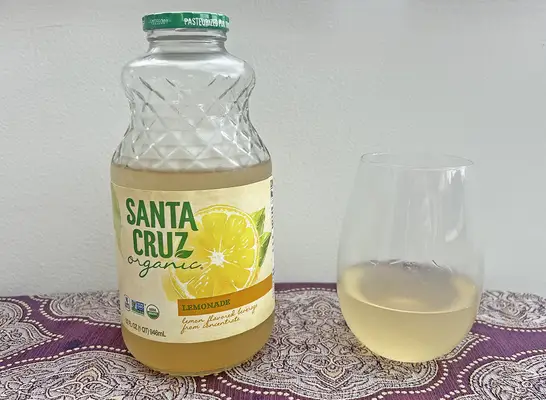 Ho provato 10 limonadas che sono state acquistate nel negozio