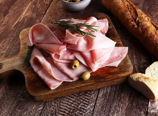 Un importante effetto collaterale per mangiare il prosciutto, afferma il nutrizionista
