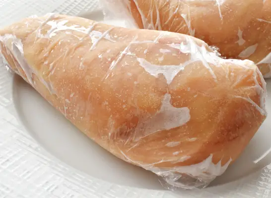 In questo modo, puoi tenere il pollo nel congelatore