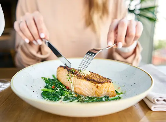 Un efecto secundario importante de comer pescado, dice Science