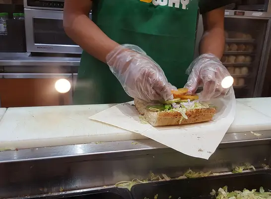 מה קורה לגופך כשאתה אוכל רכבת תחתית רגל