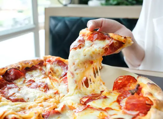 Secondo la scienza, i brutti effetti collaterali del cibo per la pizza