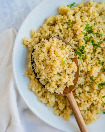 Wie man Quinoa und Reis kocht