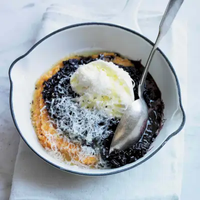 Risotto nero z dynią i burratą