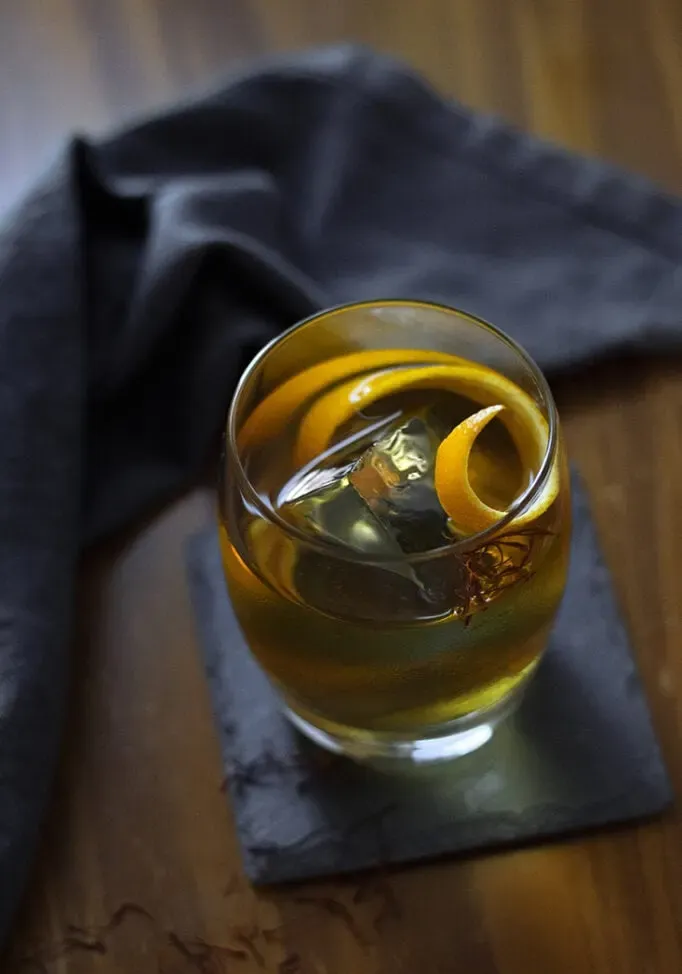 azafran-miel-ron-anticuado-2595148' title=