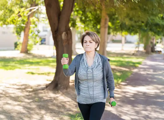 Mehr als 60? Diese 5 Tipps zum Gehen helfen Ihnen, Gewicht zu verlieren