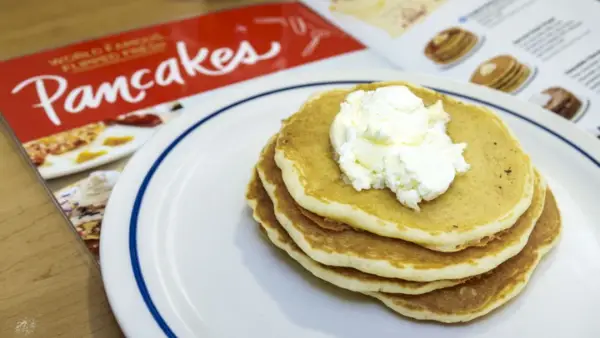 IHOP festeggia il suo 65° compleanno con All You Can Eat Pancakes (e Kevin Bacon)