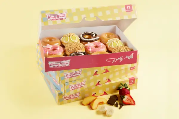 PSA: Dolly Parton hat bei Krispy Kreme eine „Southern Sweets“-Donut-Kollektion
