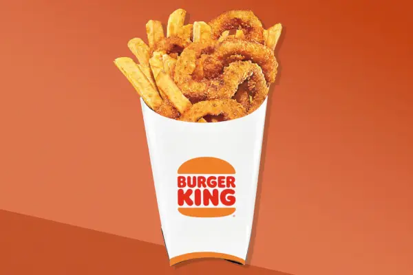 バーガーキングが究極のサイドメニュー「半分のオニオンリングと半分のフライドポテト」を提供開始