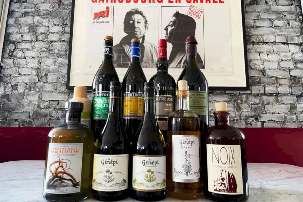 Pourquoi tout le monde boit de la Chartreuse cet été ?